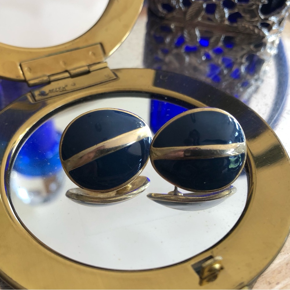 💙VINTAGE navy blue and gold post earrings 🌎 - Picture 5 of 8